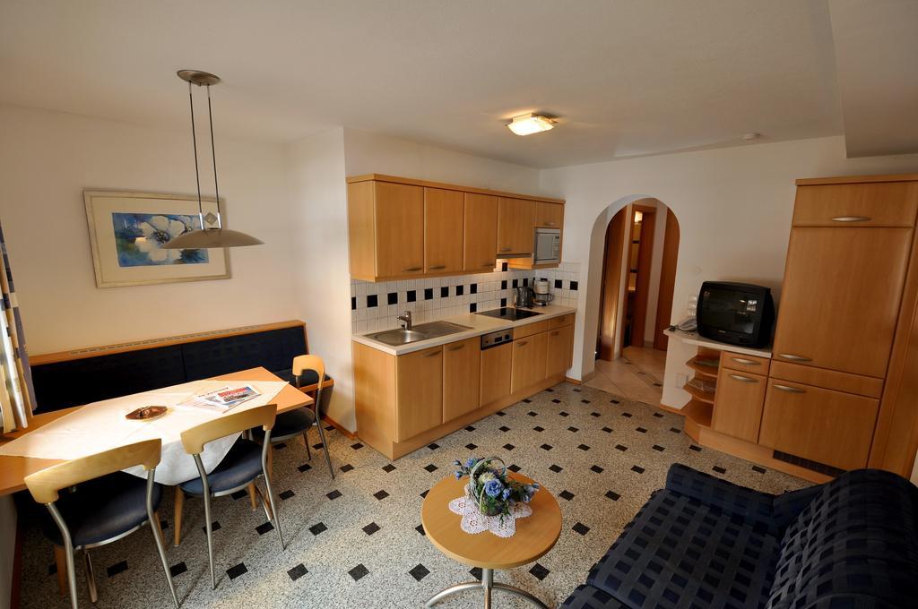 Ferienwohnung Valbella Ischgl Zimmer foto